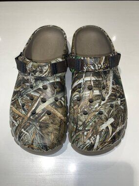 Crocs Classic Sandals Camo - Men's Size 13
